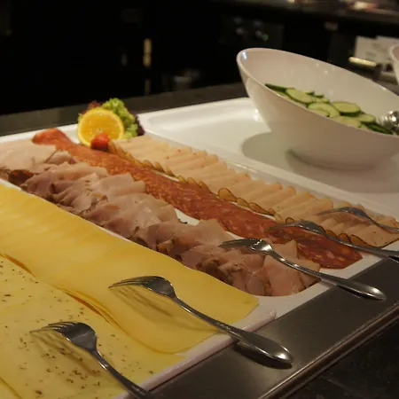 Отель 50|50 Belmont Эде